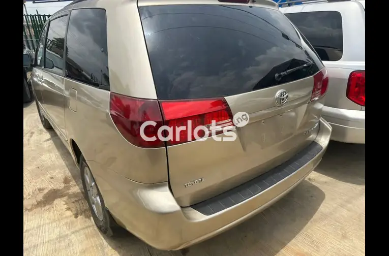 2005 TOYOTA SIENNA XLE for sale in Lagos, Lagos - thumbnail 5