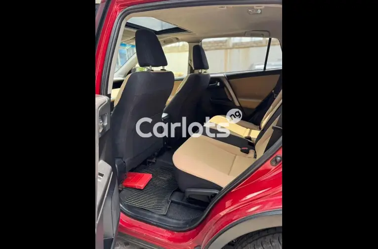 Nigerian Used 2017 TOYOTA RAV4 XLE for sale in Abuja, FCT - thumbnail 4