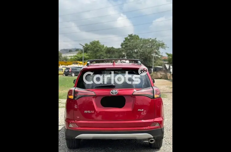 Nigerian Used 2017 TOYOTA RAV4 XLE for sale in Abuja, FCT - photo 5 of 5