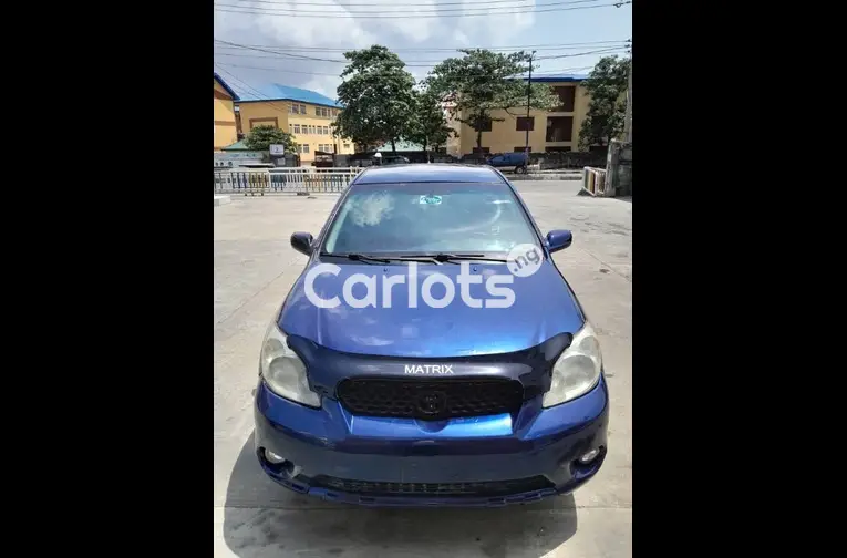 Nigerian Used Clean 2004 Toyota Matrix XR for sale in Orile, Lagos - thumbnail 1