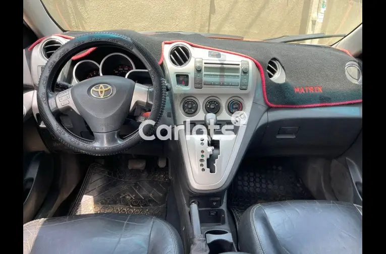 Nigerian Used 2009 TOYOTA MATRIX S for sale in Abuja, FCT - photo 2 of 4