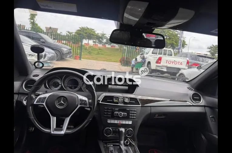 Foreign Used TOKS STANDARD 2013 MERCEDES BENZ C350 for sale in Abuja, FCT - thumbnail 2