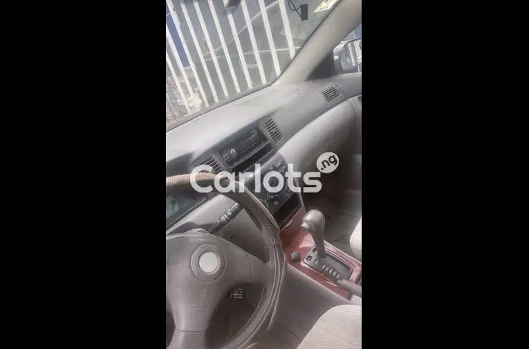 Nigerian Used Clean 2004 Toyota Corolla LE for sale in Iyana Ipaja, Lagos - photo 2 of 5