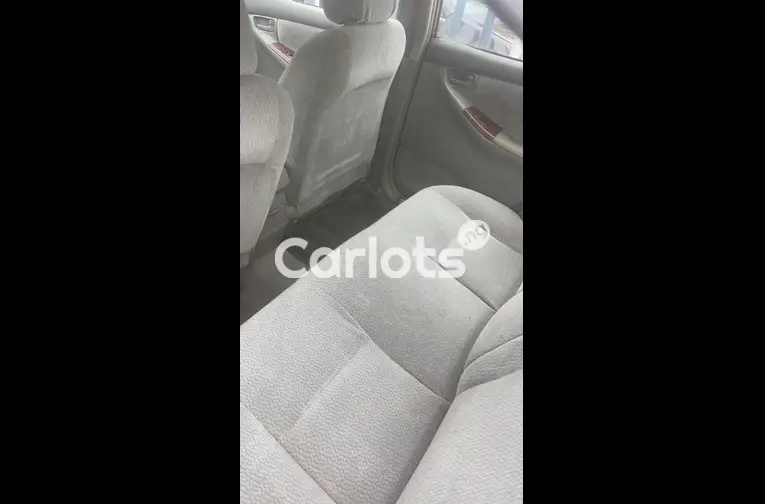 Nigerian Used Clean 2004 Toyota Corolla LE for sale in Iyana Ipaja, Lagos - photo 3 of 5