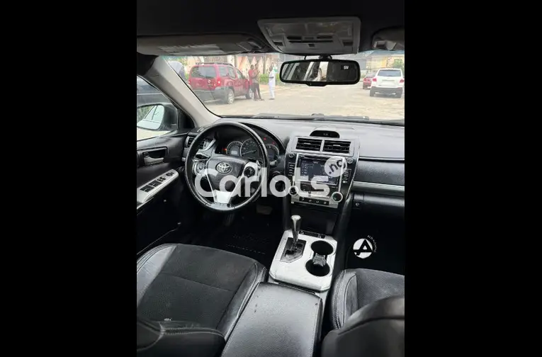2013 Toyota Camry SE - 2/5