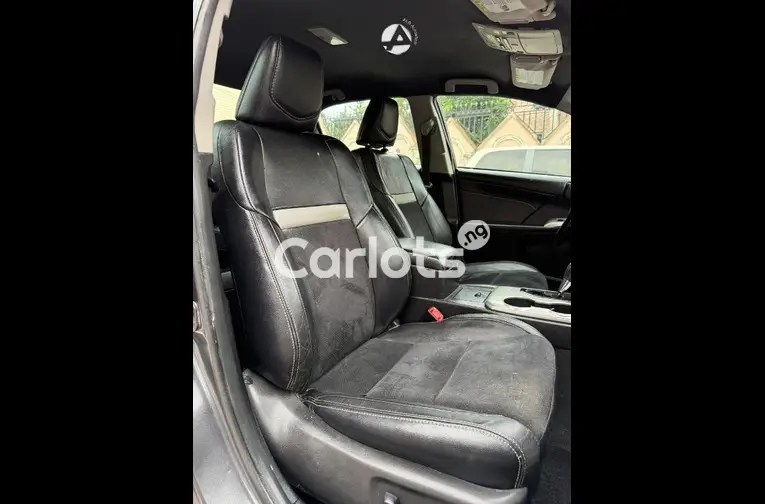 2013 Toyota Camry SE - 3/5