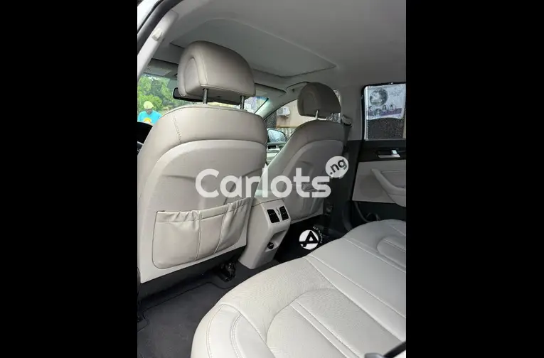 2017 Hyundai Sonata Limited - 4/5