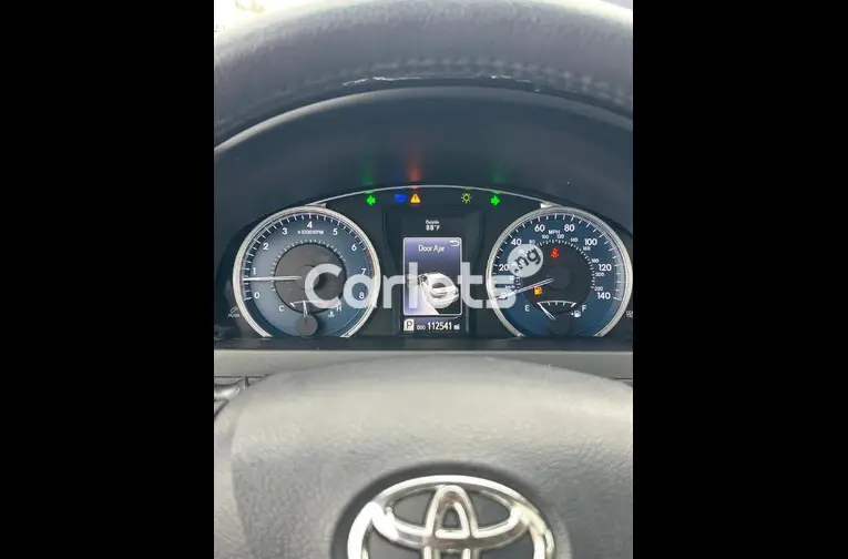 FOREIGN USED 2015 TOYOTA CAMRY XLE V6 for sale in Ikeja, Lagos - photo 2 of 5