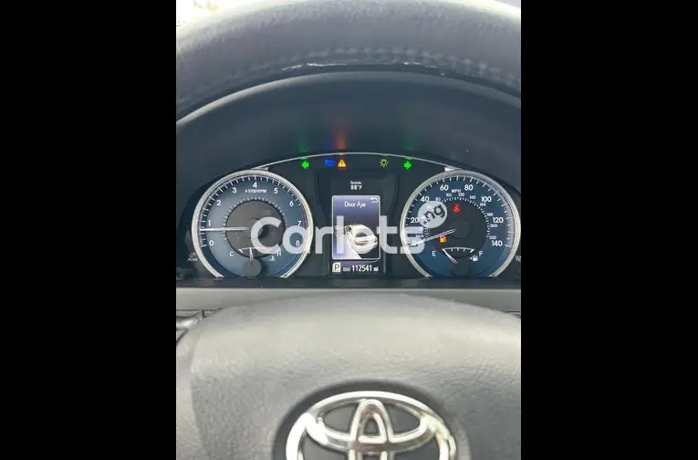 FOREIGN USED 2015 TOYOTA CAMRY XLE V6 for sale in Ikeja, Lagos - thumbnail 2