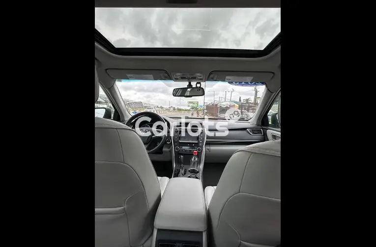 FOREIGN USED 2015 TOYOTA CAMRY XLE V6 for sale in Ikeja, Lagos - thumbnail 3