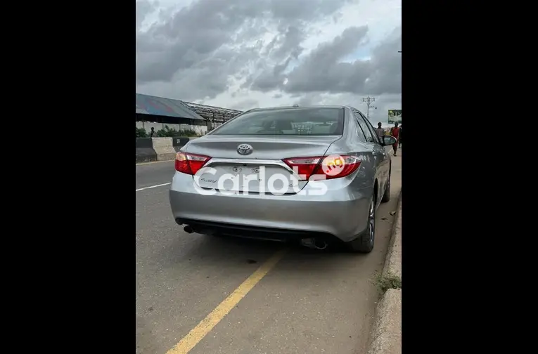 FOREIGN USED 2015 TOYOTA CAMRY XLE V6 for sale in Ikeja, Lagos - photo 5 of 5