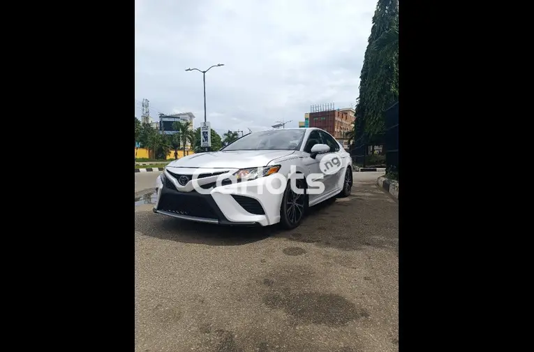 Foreign used Toyota Camry SE 2019