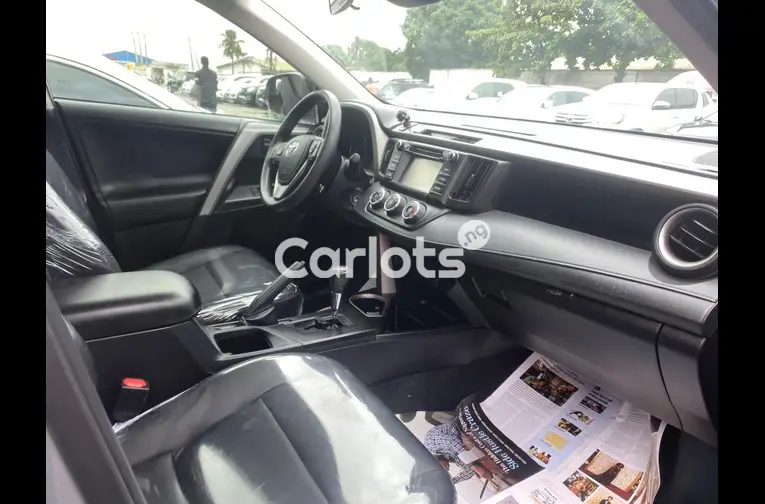 Foreign Used 2017 Toyota Rav4 - 2/5