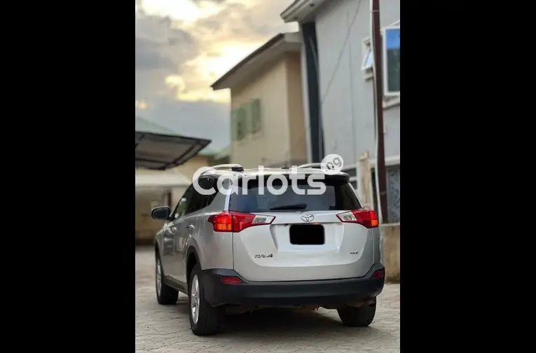 Nigerian Used 2015 TOYOTA RAV4 XLE for sale in Abuja, FCT - photo 5 of 5