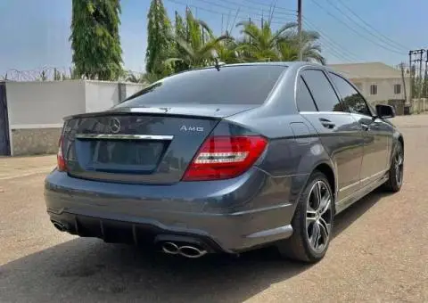 Super clean 2009 Mercedes Benz C300 - 5/5