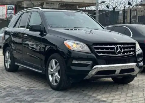 Tokunbo 2015 Mercedes Benz ML350 4Matic - 2/5