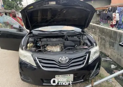 Neatly used Nigeria Toyota Camry - 1/5