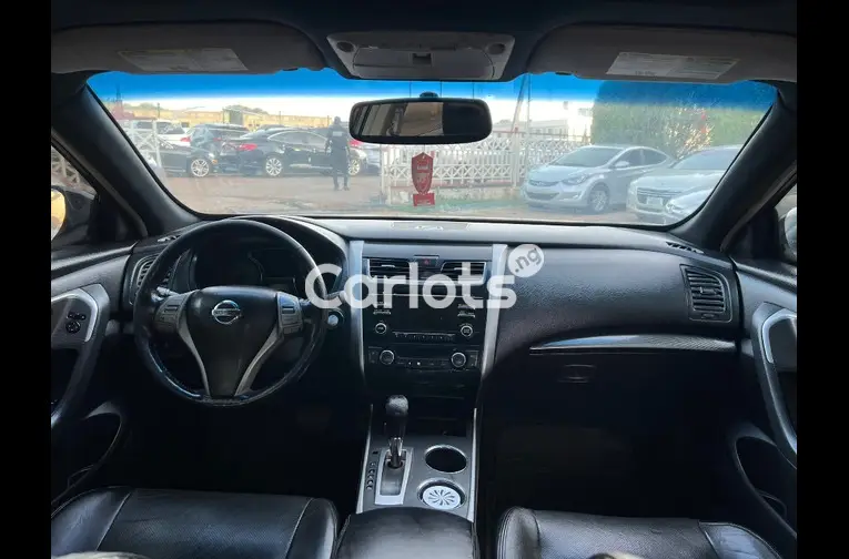 Nigerian Used 2013 NISSAN ALTIMA for sale in Kaduna - thumbnail 2