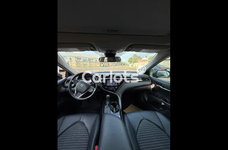 FOREIGN USED 2020 TOYOTA CAMRY SE for sale in Kaduna, Kaduna - photo 3 of 5
