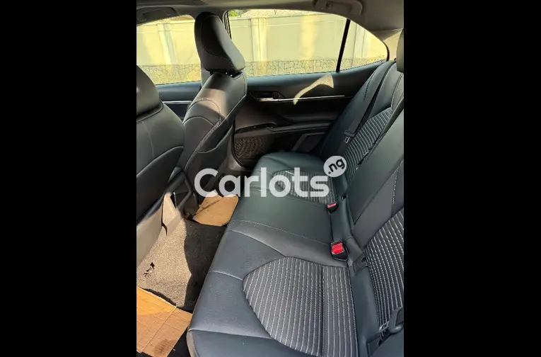 FOREIGN USED 2020 TOYOTA CAMRY SE for sale in Kaduna, Kaduna - photo 4 of 5