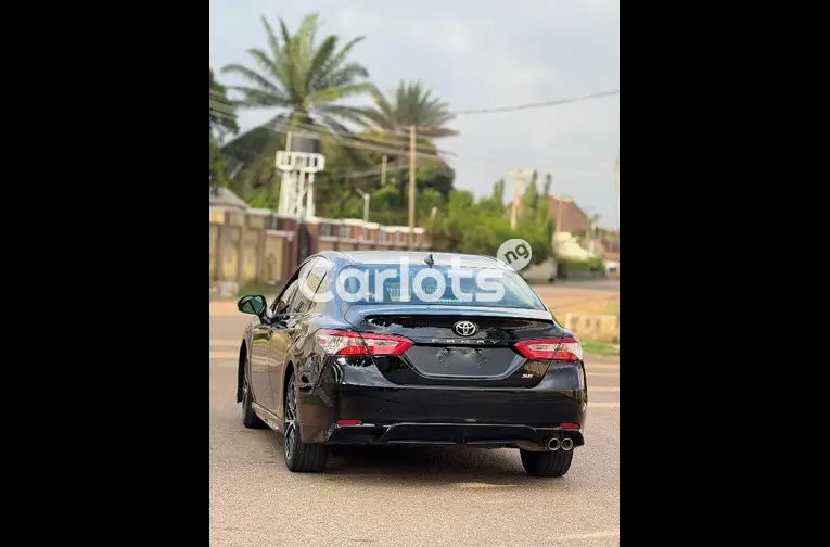 FOREIGN USED 2020 TOYOTA CAMRY SE for sale in Kaduna, Kaduna - thumbnail 5