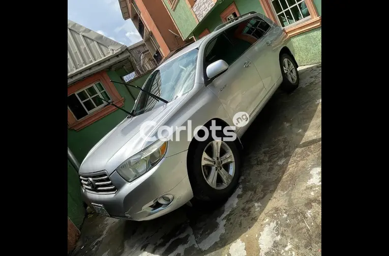 CLEAN FIRST BODY 2008 TOYOTA HIGHLANDER SPORT
