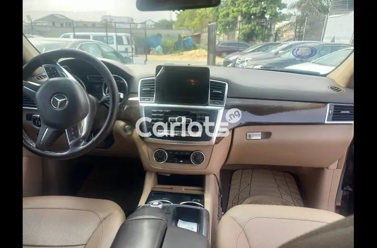 CLEAN 2016 MERCEDES BENZ GLE350 for sale in Ajah, Lagos - photo 2 of 5