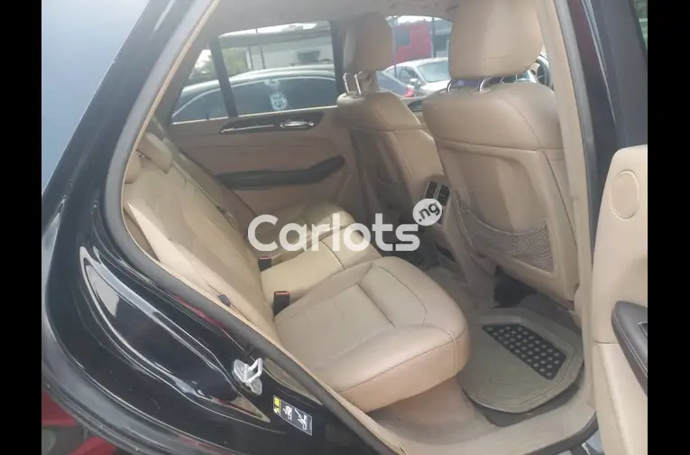 CLEAN 2016 MERCEDES BENZ GLE350 for sale in Ajah, Lagos - photo 3 of 5