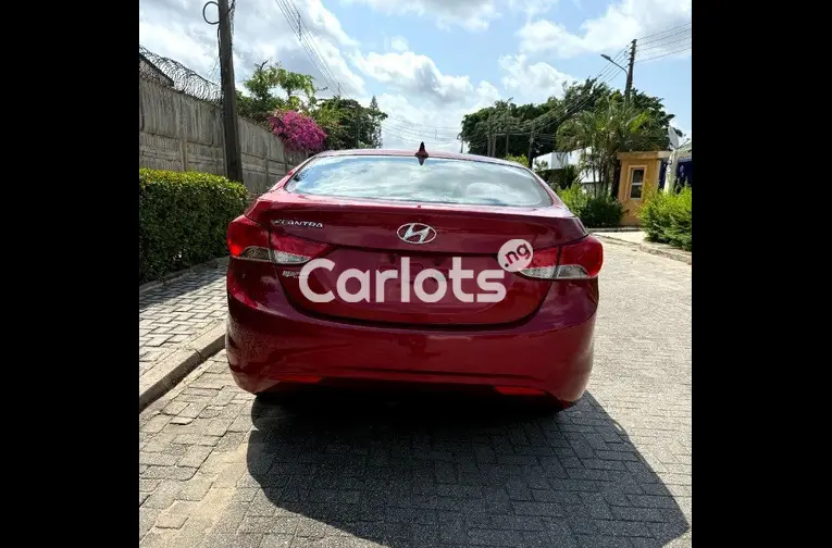 FOREIGN USED HYUNDAI ELANTRA 2012