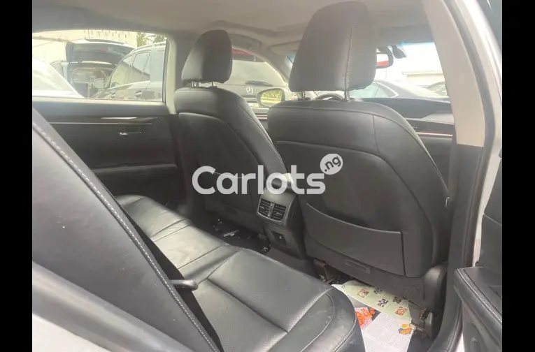 Foreign Used 2014 lexus Es350 - 3/5