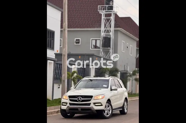 Nigerian Used 2013 KEYLESS MERCEDES BENZ ML350 for sale in Abuja, FCT - photo 2 of 5