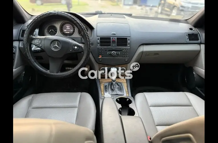 2008 MERCEDES BENZ C300 for sale in Abuja, FCT - thumbnail 3