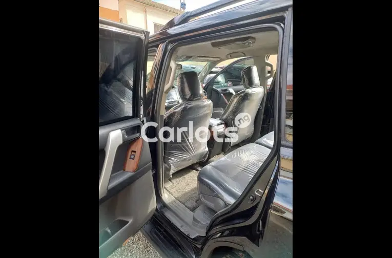 UPGRADED 2022 TOYOTA LANDCRUISER PRADO - 3/5