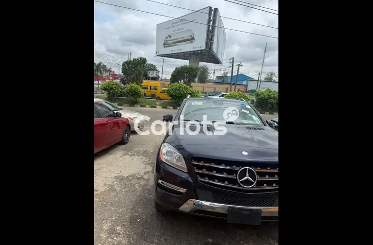 FOREIGN USED 2012 MERCEDES BENZ ML350 for sale in Ikeja