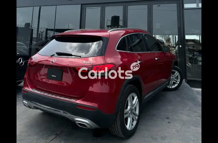 2021 Mercedes Benz GLA 250 Model - 2/5