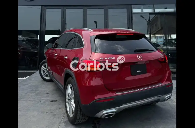 2021 Mercedes Benz GLA 250 Model - 4/5