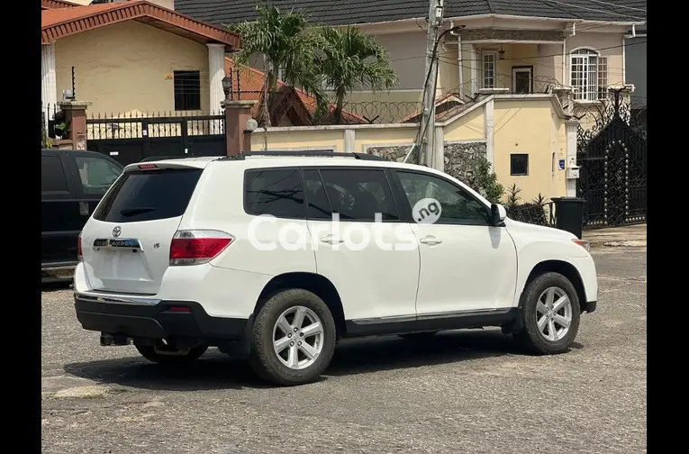 UN-REGISTERED 2008🆙2013 TOYOTA HIGHLANDER for sale in Egbeda, Lagos - thumbnail 5