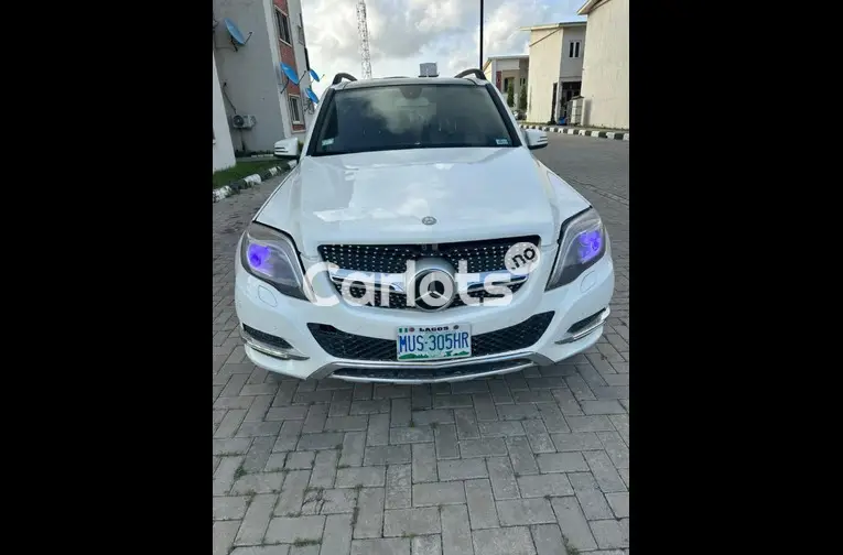 Mercedes Benz GLK350 2012 - 2/4