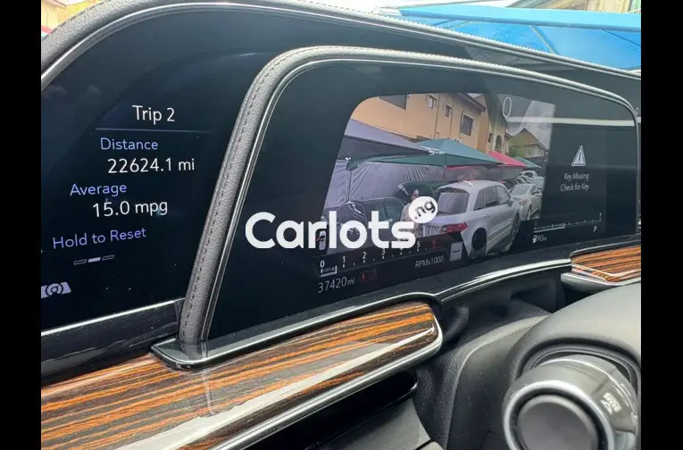 CADILLAC ESCALADE 2023 - 3/5