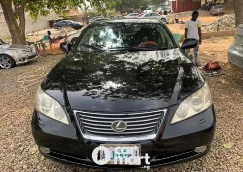 Super clean 2008 Lexus ES350 - 2/5