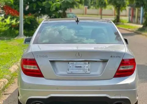 Super clean 2014 Mercedes Benz C300 - 5/5