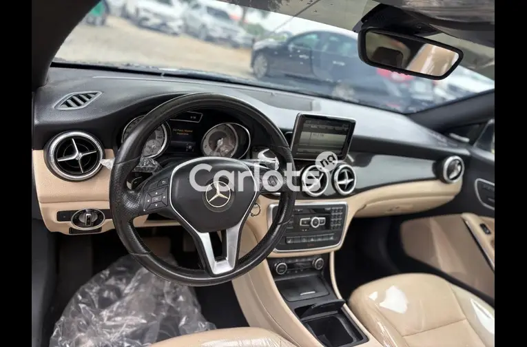 Nigerian Used UNREGISTERED 2014 MERCEDES BENZ CLA250 for sale in Abuja, FCT - thumbnail 2