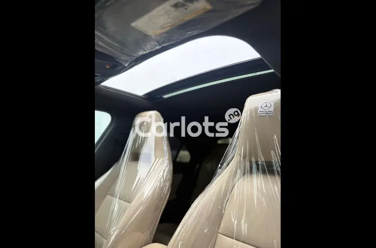 Nigerian Used UNREGISTERED 2014 MERCEDES BENZ CLA250 for sale in Abuja, FCT - thumbnail 3