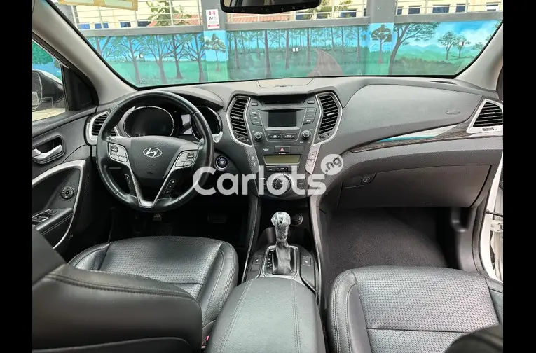 FOREIGN USED 2015 HYUNDAI SANTA FE for sale in Kaduna - photo 2 of 5