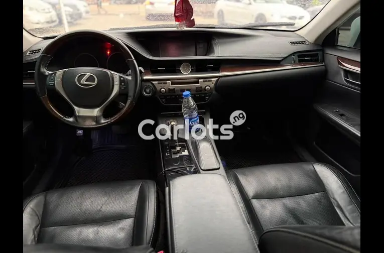 Nigerian Used 2018 UPGRADED LEXUS ES350 for sale in Abuja, FCT - thumbnail 2