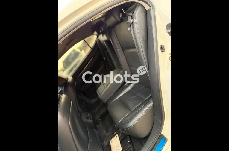 Nigerian Used 2018 UPGRADED LEXUS ES350 for sale in Abuja, FCT - photo 3 of 5