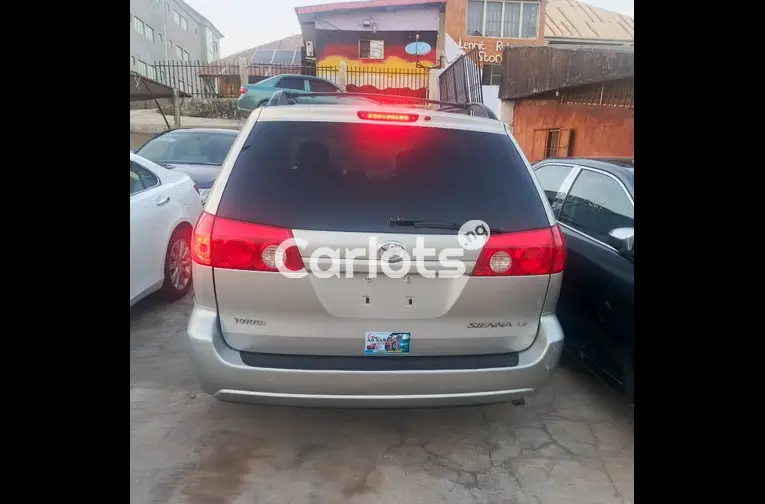2006 Toyota Sienna