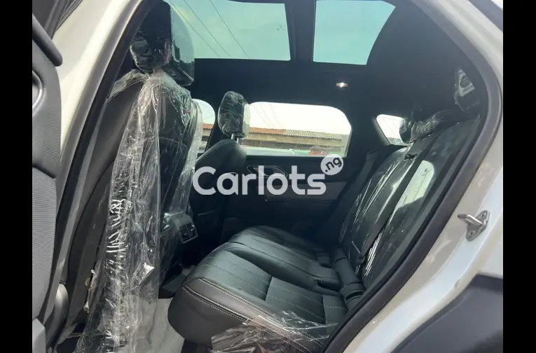 FOREIGN USED 2018 RANGE ROVER VELAR for sale in Lagos, Lagos - thumbnail 4