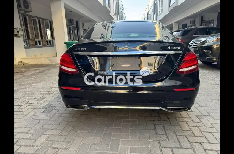 CLEAN 2017 MERCEDES BENZ E300 4MATIC - 5/5