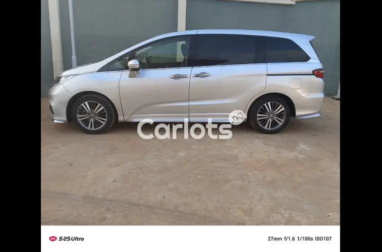 HONDA ODYSSEY 2018 [FOREIGN USED] - 3/5
